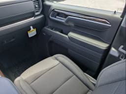 GMC Sierra 1500 Elevation 4WD Double Cab 147" 2026 — side view
