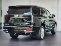 Cadillac Escalade RWD Luxury 4dr 2026 — side view