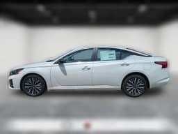 Nissan Altima SV FWD 2026 — side view