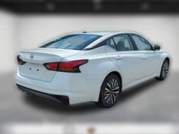 Nissan Altima SV FWD 2026 — side view