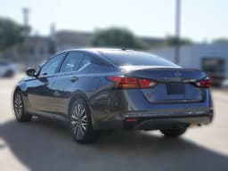 Nissan Altima SV FWD 2026 — side view