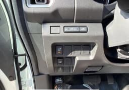Nissan Frontier SV Crew Cab 4x4 2026 — side view