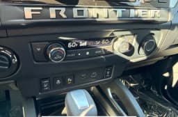 Nissan Frontier SV Crew Cab 4x4 2026 — side view