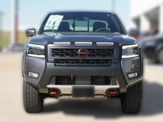Nissan Frontier PRO-4X Crew Cab 4x4 Nissan Frontier PRO-4X Crew Cab 4x4