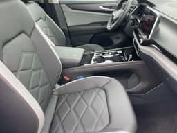 Volkswagen Atlas 2.0T Peak Edition 4MOTION 2026 — side view