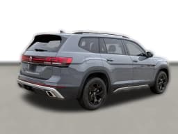 Volkswagen Atlas 2.0T Peak Edition 4MOTION 2026 — side view