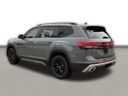 Volkswagen Atlas 2.0T Peak Edition 4MOTION 2026 — side view