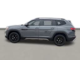 Volkswagen Atlas 2.0T Peak Edition 4MOTION 2026 — side view