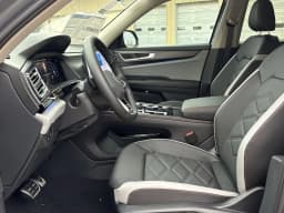 Volkswagen Atlas 2.0T Peak Edition 4MOTION 2026 — side view