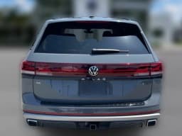 Volkswagen Atlas 2.0T Peak Edition 4MOTION 2026 — side view