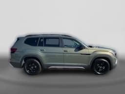 Volkswagen Atlas 2.0T Peak Edition 4MOTION 2026 — side view