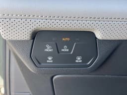 Volkswagen Atlas 2.0T Peak Edition 4MOTION 2026 — side view