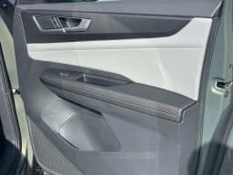 Volkswagen Atlas 2.0T Peak Edition 4MOTION 2026 — side view