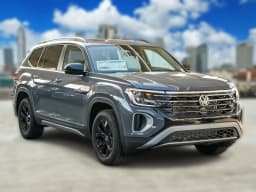 Volkswagen Atlas 2.0T Peak Edition 4MOTION 2026 — side view