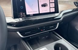 Volkswagen Atlas 2.0T SE FWD 2026 — side view