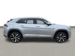 Volkswagen Atlas Cross Sport 2.0T SEL Premium R-Line 4MOTION 2025 — side view