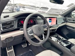 Volkswagen Atlas Cross Sport 2.0T SEL Premium R-Line 4MOTION 2025 — side view