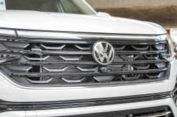 Volkswagen Atlas 2.0T SEL Premium R-Line 4MOTION 2026 — side view