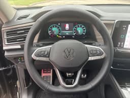 Volkswagen Atlas 2.0T SEL Premium R-Line 4MOTION 2025 — side view