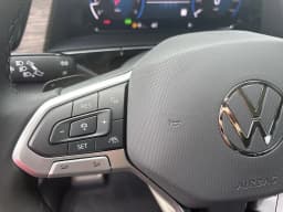 Volkswagen Atlas 2.0T SEL Premium R-Line 4MOTION 2025 — side view