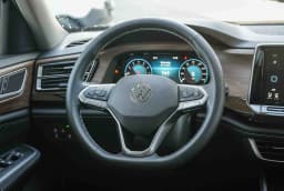 Volkswagen Atlas 2.0T SE w/Technology FWD 2026 — side view