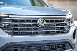 Volkswagen Atlas 2.0T SE w/Technology FWD 2026 — side view