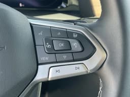 Volkswagen Atlas 2.0T SE w/Technology 4MOTION 2026 — side view