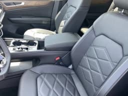 Volkswagen Atlas 2.0T SE w/Technology 4MOTION 2026 — side view