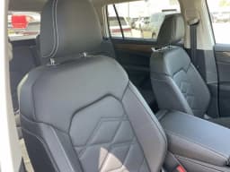 Volkswagen Atlas 2.0T SE w/Technology 4MOTION 2026 — side view