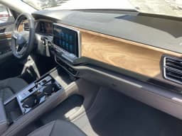 Volkswagen Atlas 2.0T SE w/Technology 4MOTION 2026 — side view