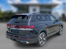 Volkswagen Atlas 2.0T SE w/Technology 4MOTION 2026 — side view