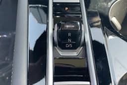 Volkswagen Atlas 2.0T SE w/Technology 4MOTION 2026 — side view