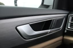 Volkswagen Atlas Cross Sport 2.0T SE 4MOTION 2026 — side view