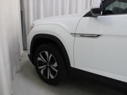 Volkswagen Atlas Cross Sport 2.0T SE 4MOTION 2026 — side view