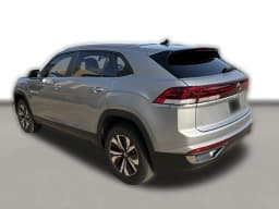 Volkswagen Atlas Cross Sport 2.0T SE 4MOTION 2026 — side view