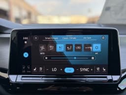 Volkswagen Atlas Cross Sport 2.0T SE 4MOTION 2026 — side view