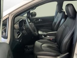 Chrysler Pacifica Select FWD 2026 — side view