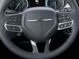 Chrysler Pacifica Select FWD 2026 — side view