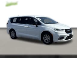Chrysler Pacifica Select FWD 2026 — side view
