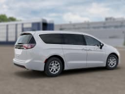 Chrysler Voyager LX FWD 2026 — side view