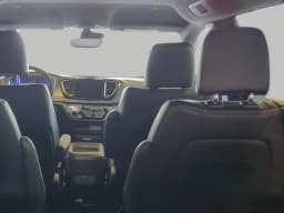 Chrysler Pacifica Select AWD 2027 — side view