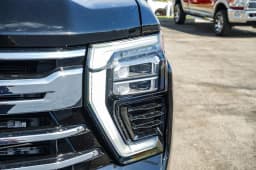 Chevrolet Silverado 2500HD LTZ 4WD Crew Cab 159" 2026 — side view