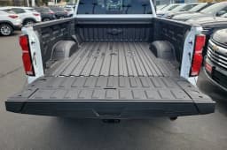 Chevrolet Silverado 2500HD ZR2 4WD Crew Cab 159" 2026 — side view