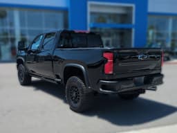 Chevrolet Silverado 2500HD ZR2 4WD Crew Cab 159" 2026 — side view
