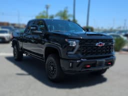 Chevrolet Silverado 2500HD ZR2 4WD Crew Cab 159" 2026 — side view