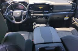 Chevrolet Silverado 2500HD ZR2 4WD Crew Cab 159" 2026 — side view