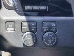 Chevrolet Silverado 2500HD ZR2 4WD Crew Cab 159" 2026 — side view
