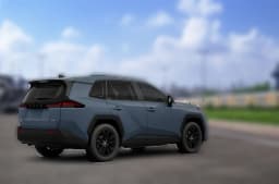 Toyota RAV4 XLE Premium AWD (Natl) 2026 — side view