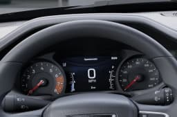 Jeep Compass Limited Altitude 4x4 2026 — side view