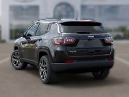 Jeep Compass Limited Altitude 4x4 2026 — side view